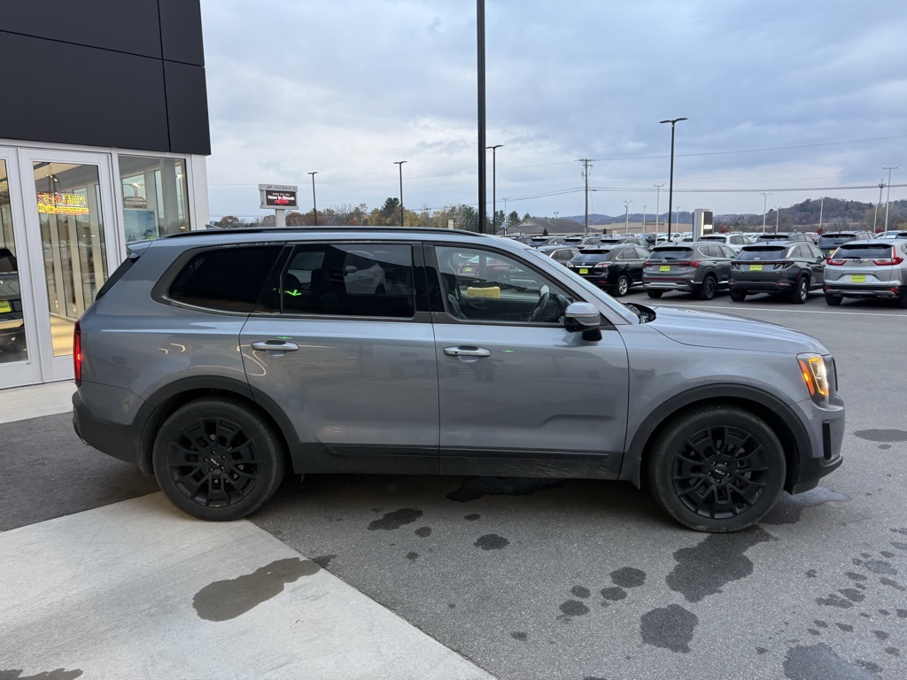 2022 Kia Telluride SX photo 3