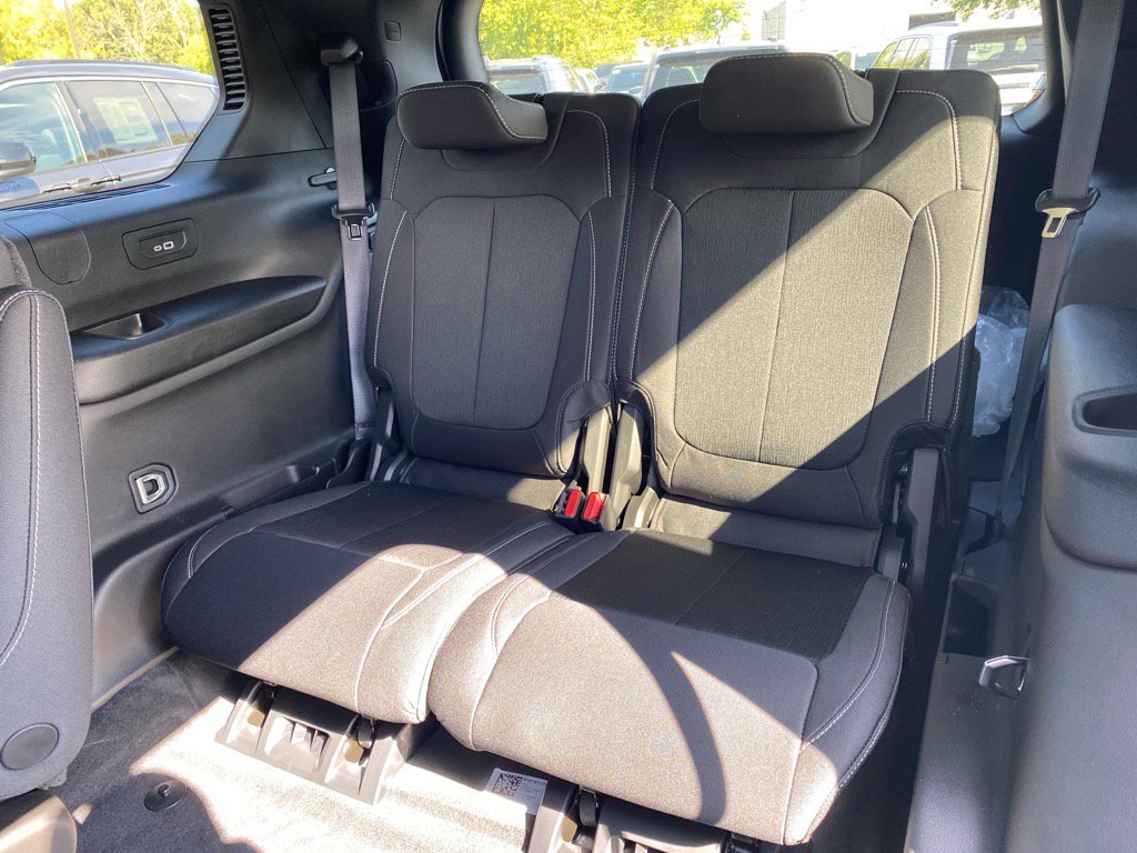 2025 Jeep Grand Cherokee Laredo X photo 13