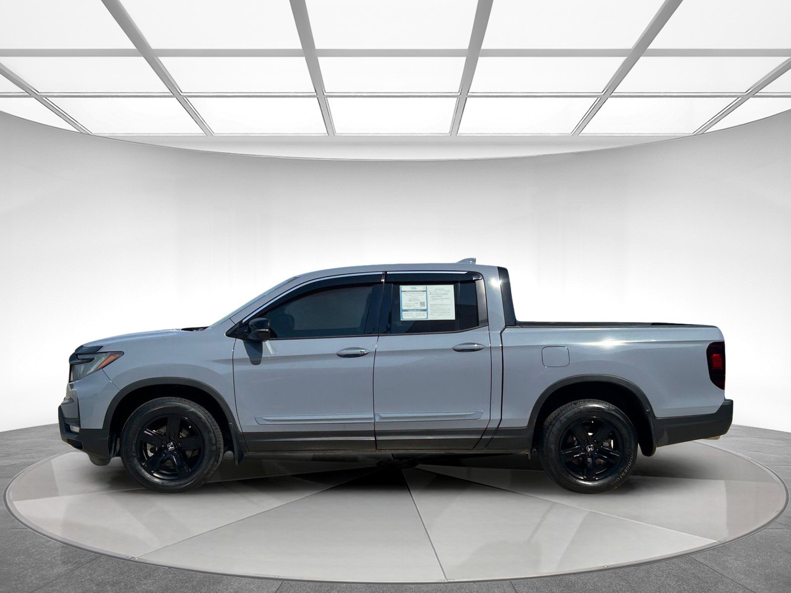 2022 Honda Ridgeline Black Edition photo 2
