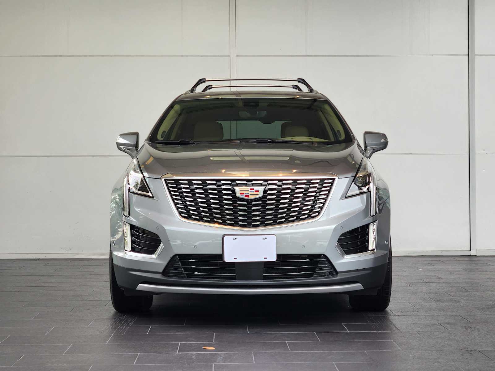 2024 Cadillac XT5 Platinum Premium Luxury photo 2