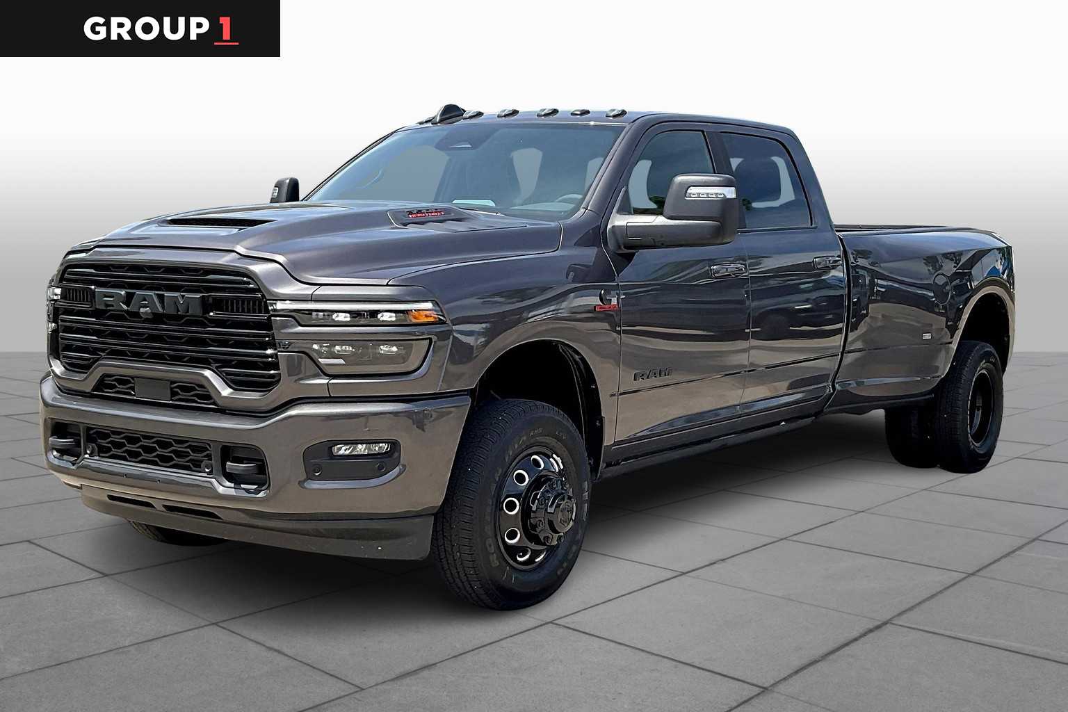 2025 Ram 3500 Laramie photo 4