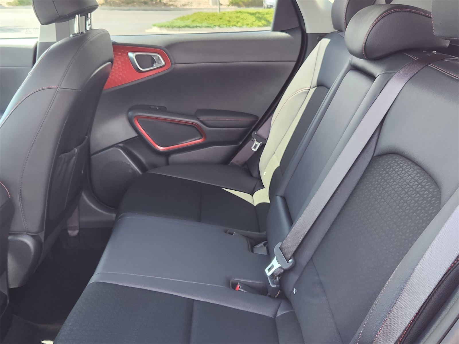 2025 Kia Soul GT-Line photo 9
