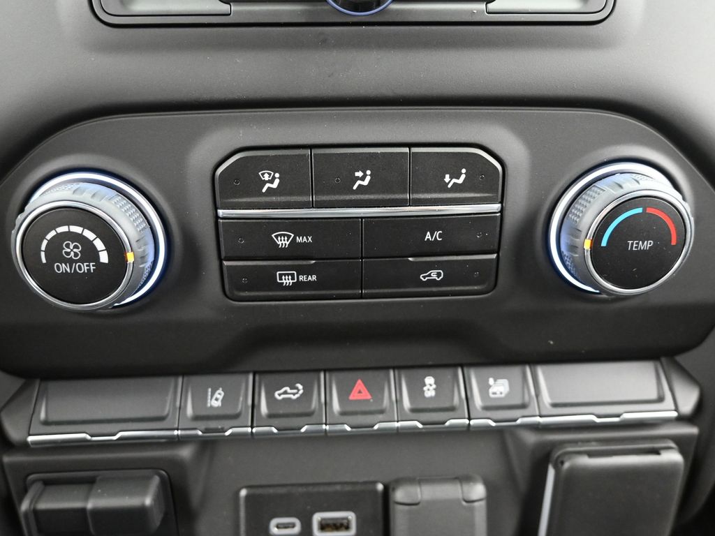 2025 Chevrolet Silverado 2500HD Custom photo 15