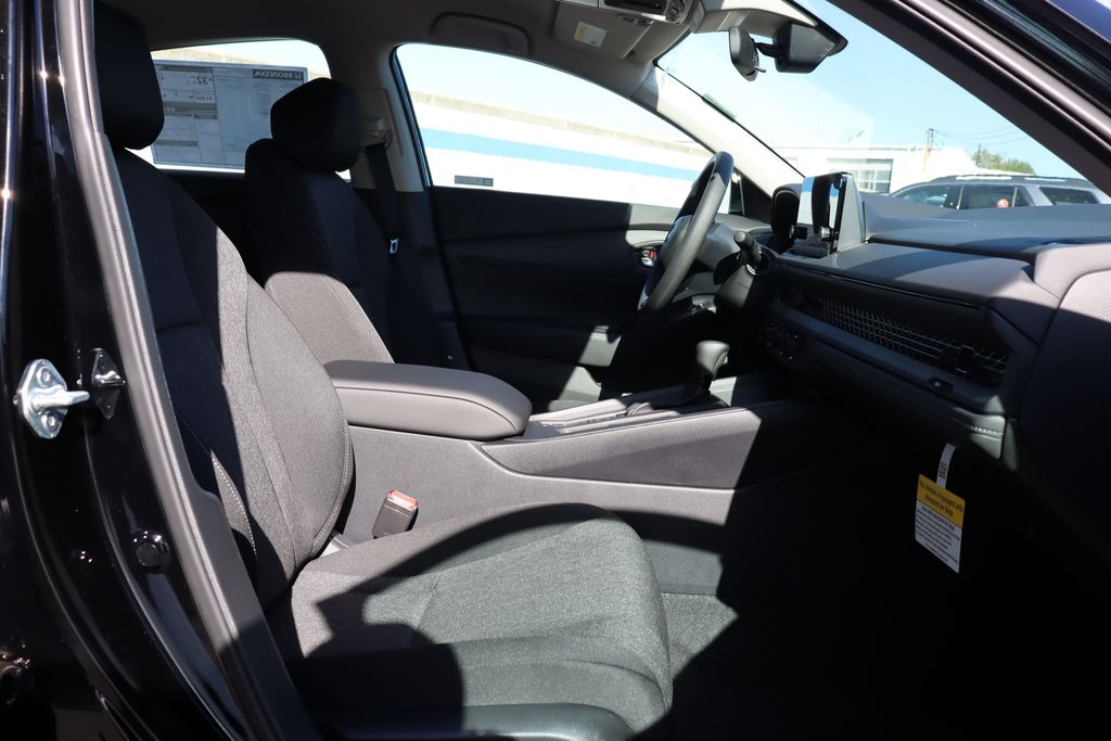 2025 Honda Accord LX photo 19