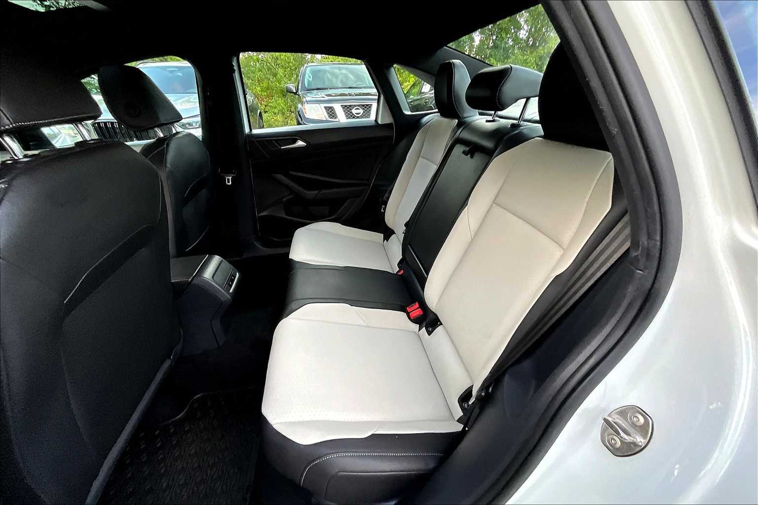 2020 Volkswagen Jetta R-Line photo 16