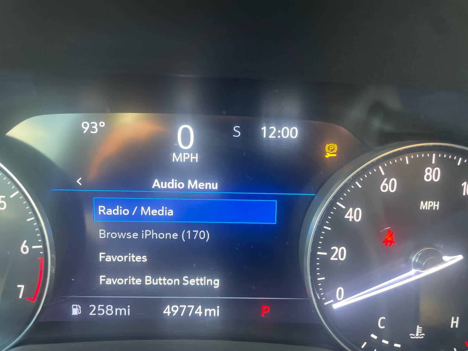 2023 Buick Envision Essence photo 14