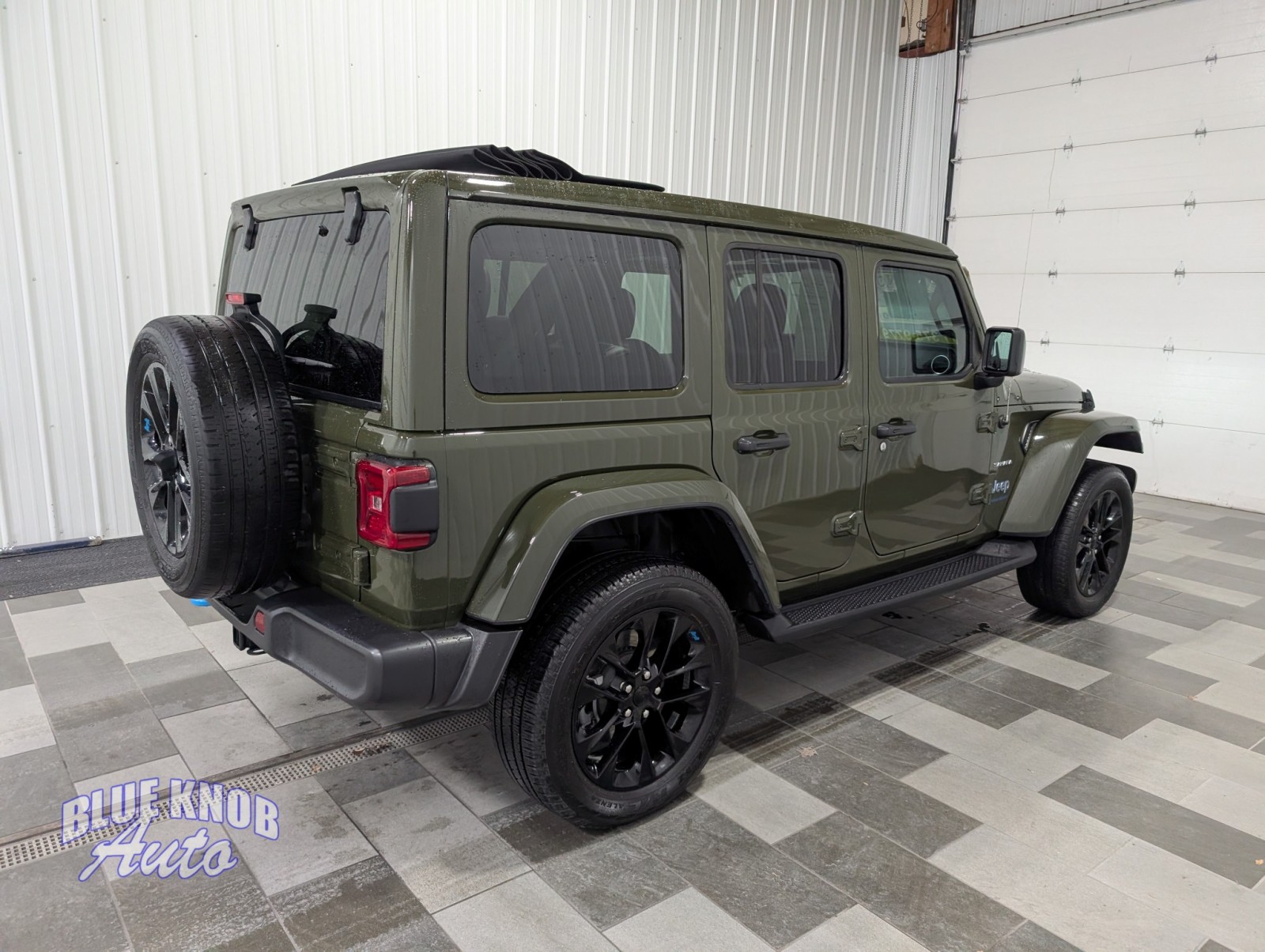 2023 Jeep Wrangler 4xe Sahara photo 4