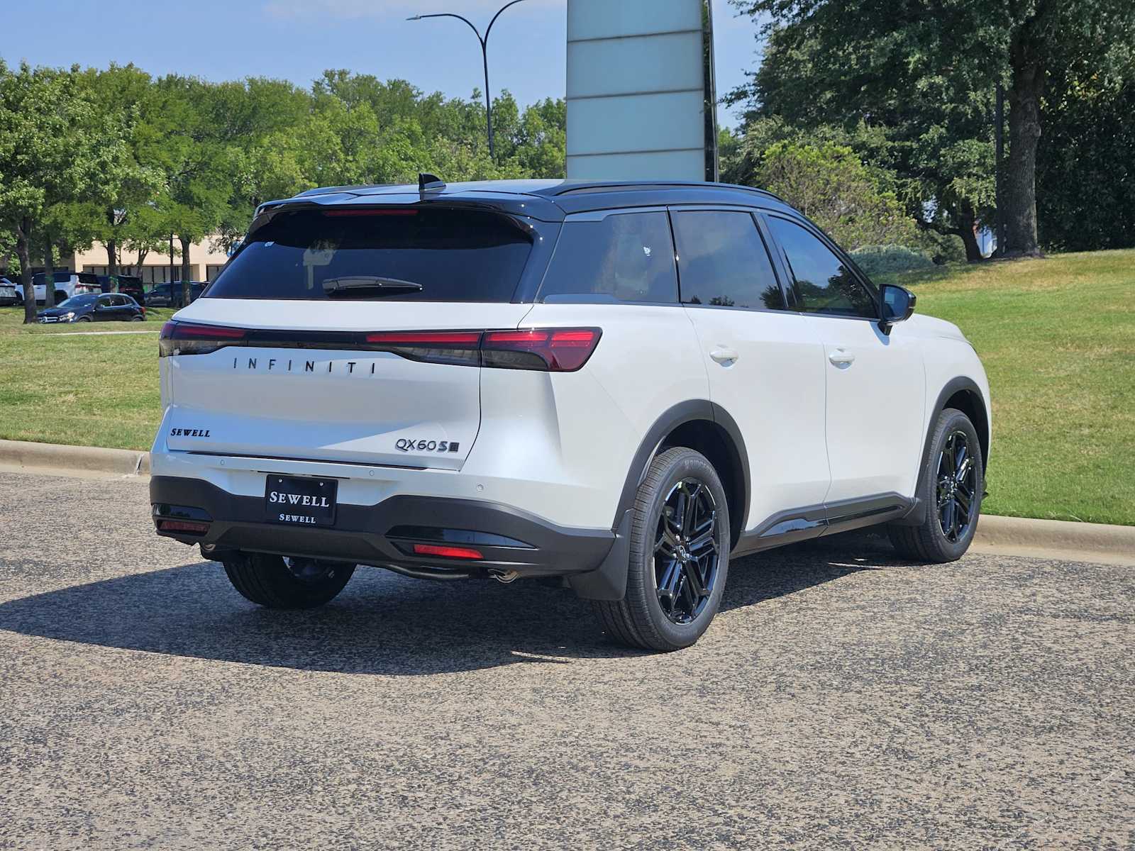 2026 Infiniti QX60 AWD photo 4