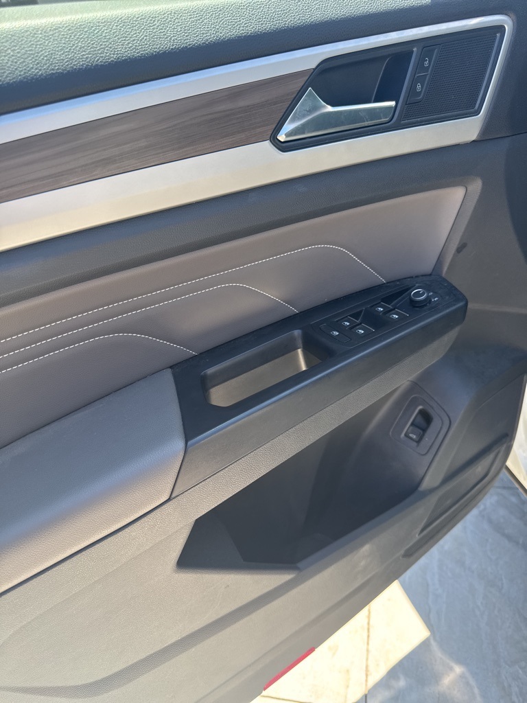 2021 Volkswagen Atlas SEL photo 11