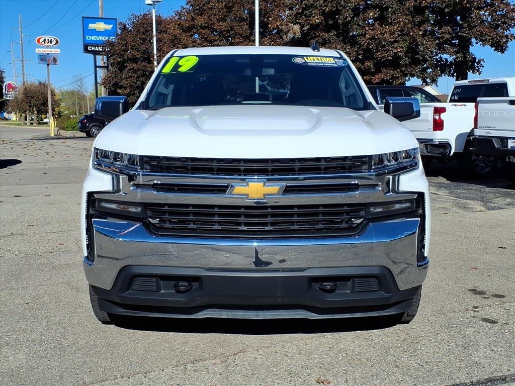 2019 Chevrolet Silverado 1500 LT photo 2