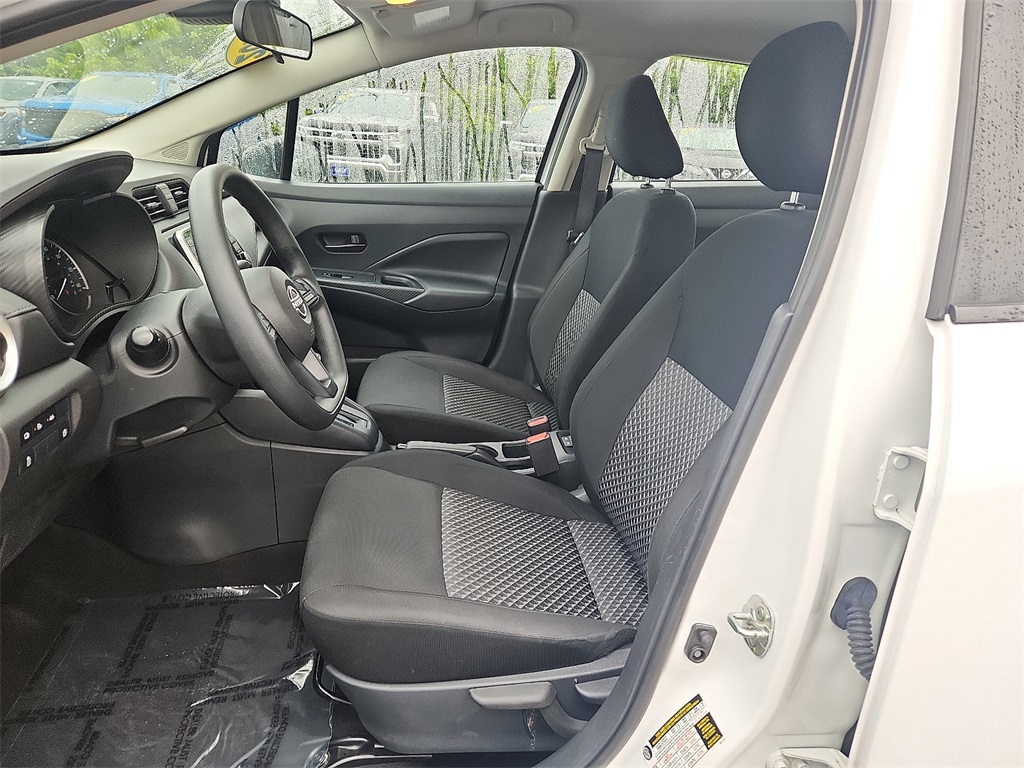 2024 Nissan Versa 1.6 S photo 8