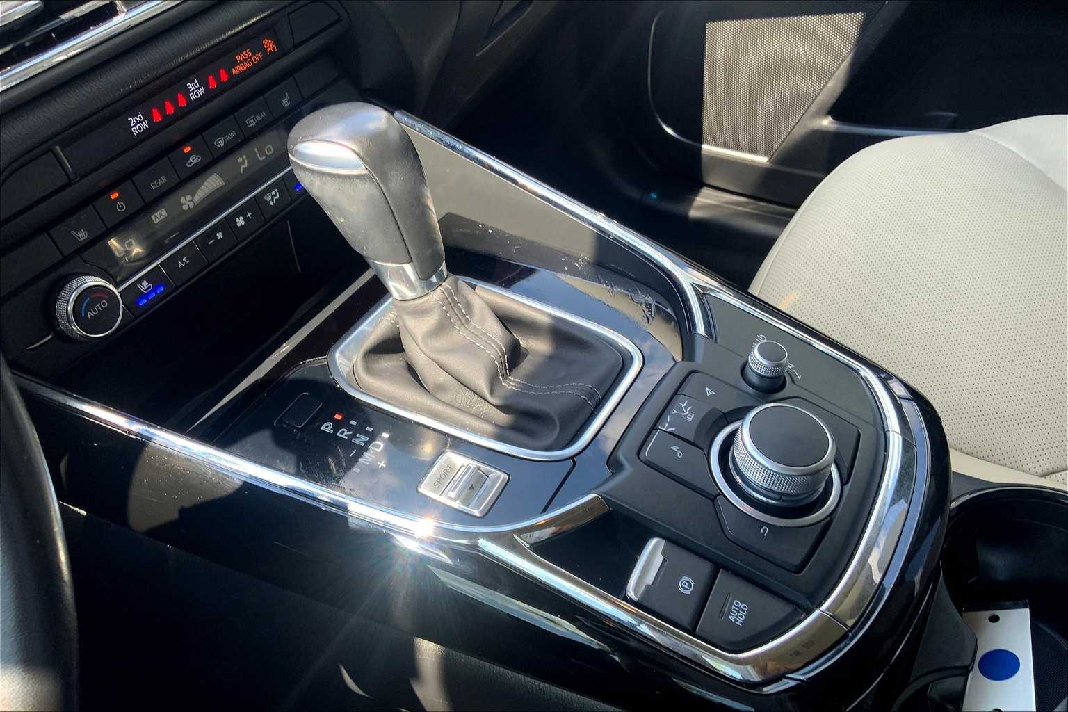 2022 Mazda CX-9 Touring photo 14