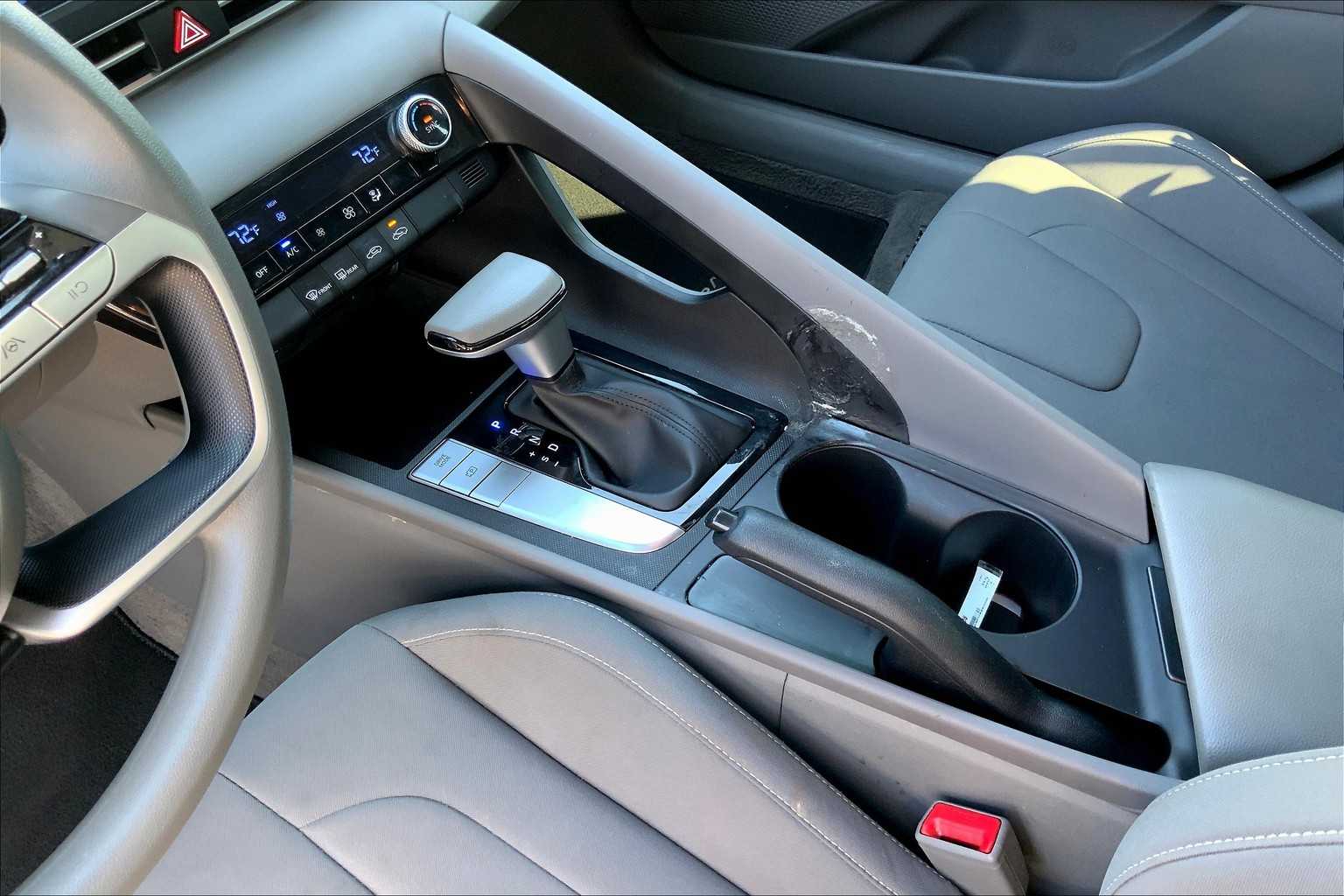 2023 Hyundai Elantra SEL photo 15