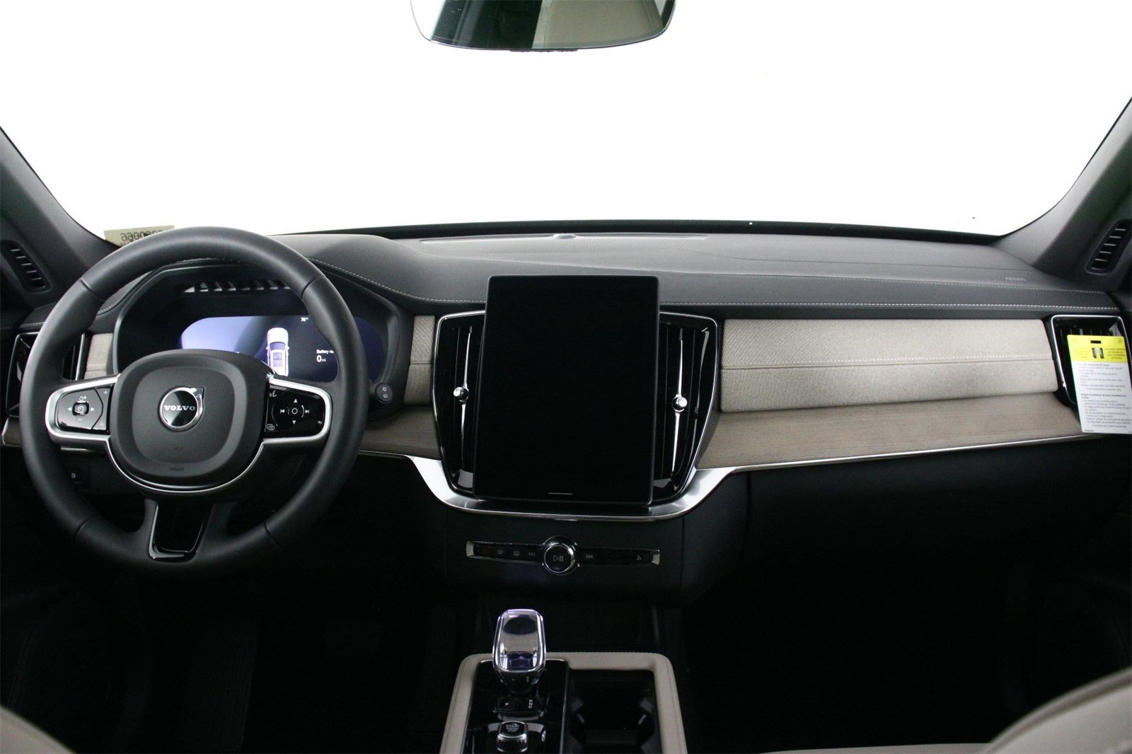 2026 Volvo XC90 T8 Core photo 5