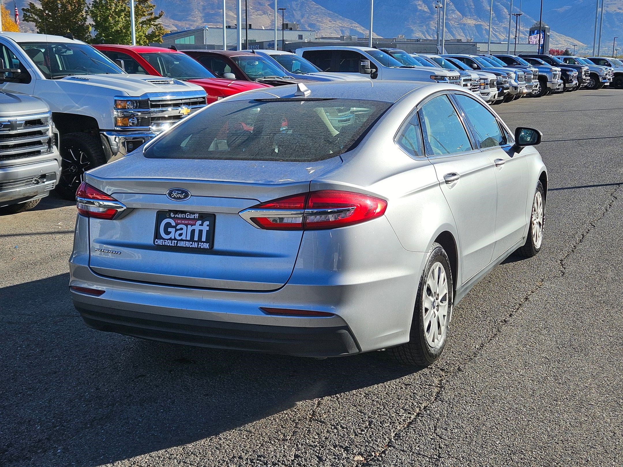 2020 Ford Fusion S photo 3