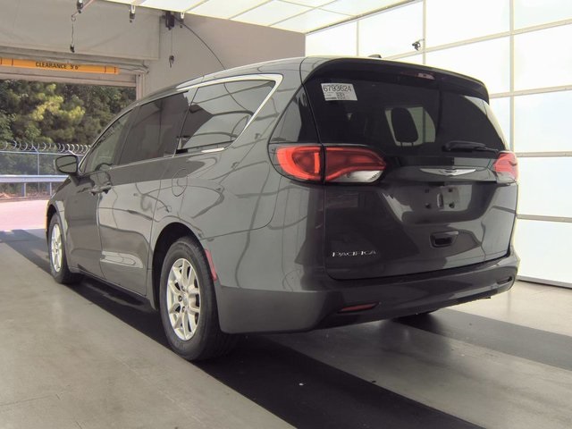 2017 Chrysler Pacifica LX photo 4