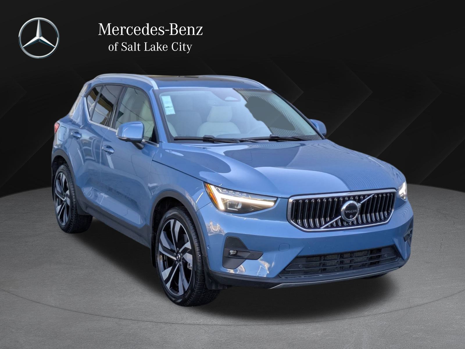 2024 Volvo XC40 Plus's photo