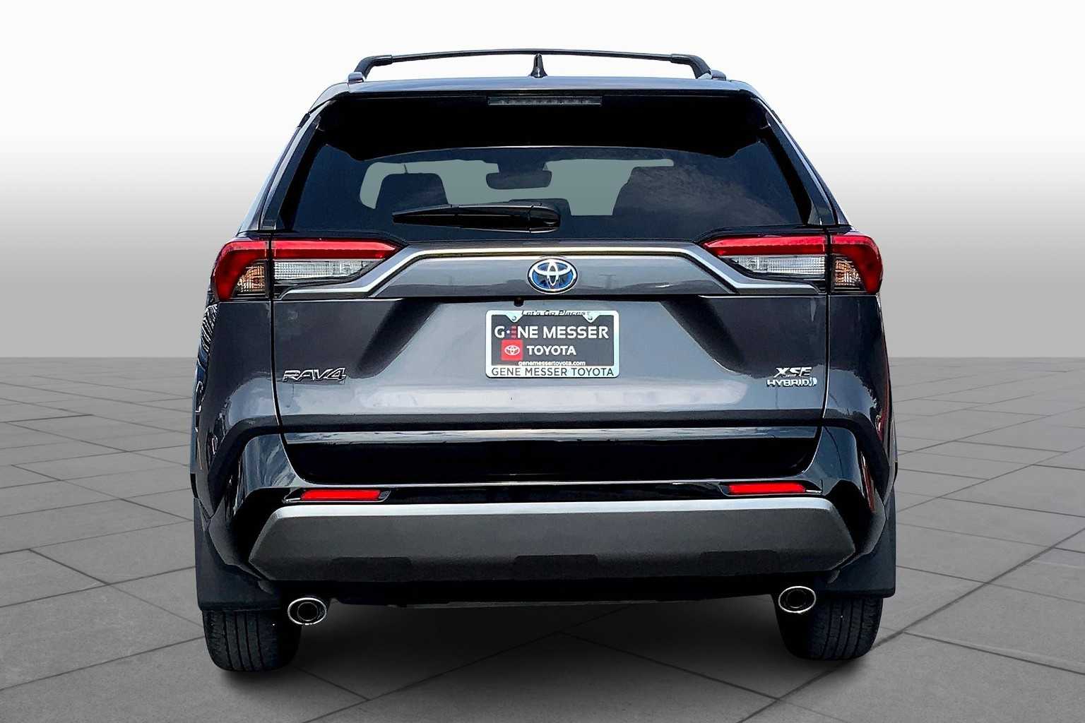 2023 Toyota RAV4 Hybrid XSE photo 2