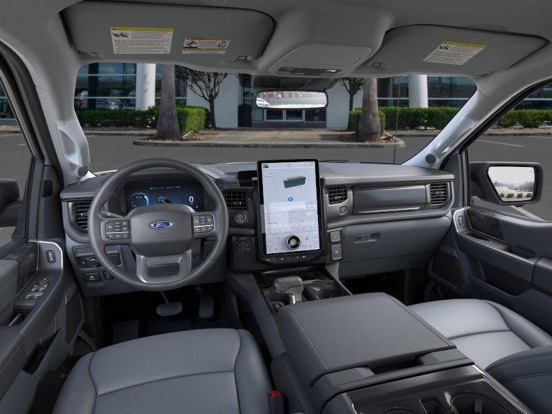 2025 Ford F-150 Lightning photo 9