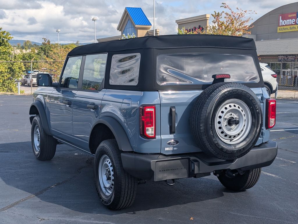 2025 Ford Bronco Base photo 2