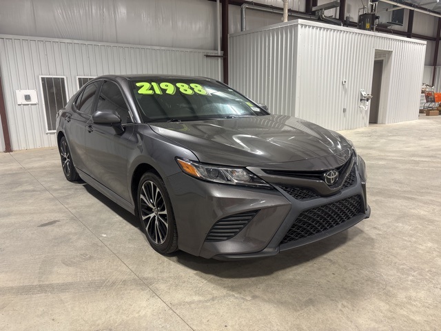 2018 Toyota Camry L photo 2