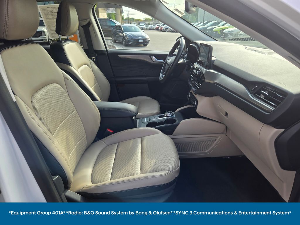 2021 Ford Escape Titanium photo 3