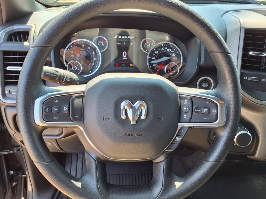 2025 Ram 1500 Tradesman photo 9