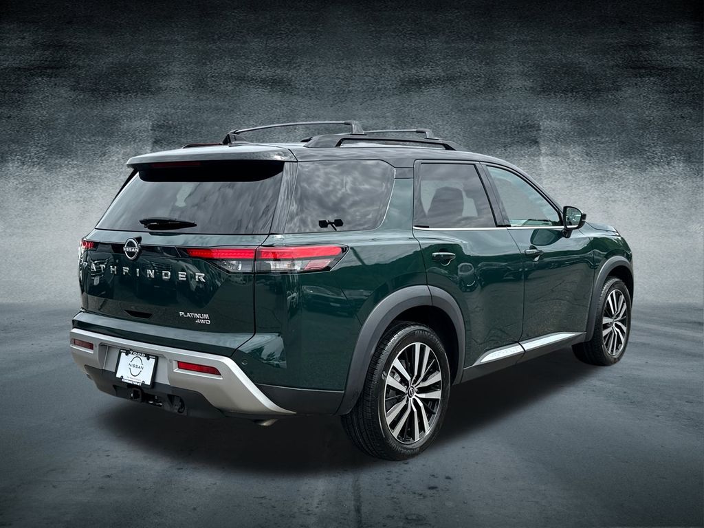 2023 Nissan Pathfinder Platinum photo 4