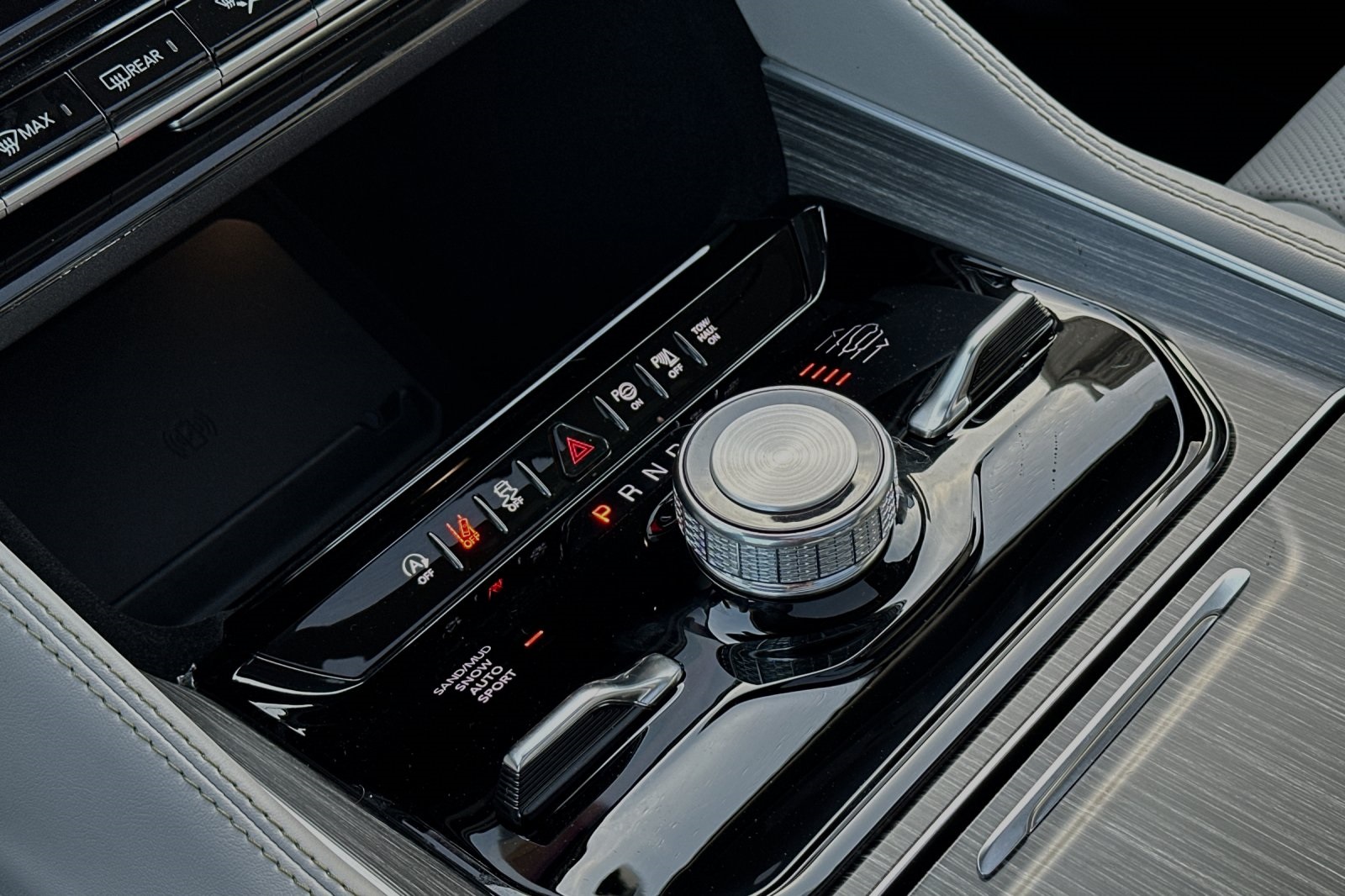 2024 Jeep Wagoneer L Series III photo 23