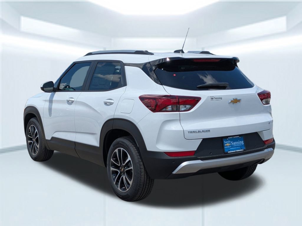 2026 Chevrolet Trailblazer LT photo 2