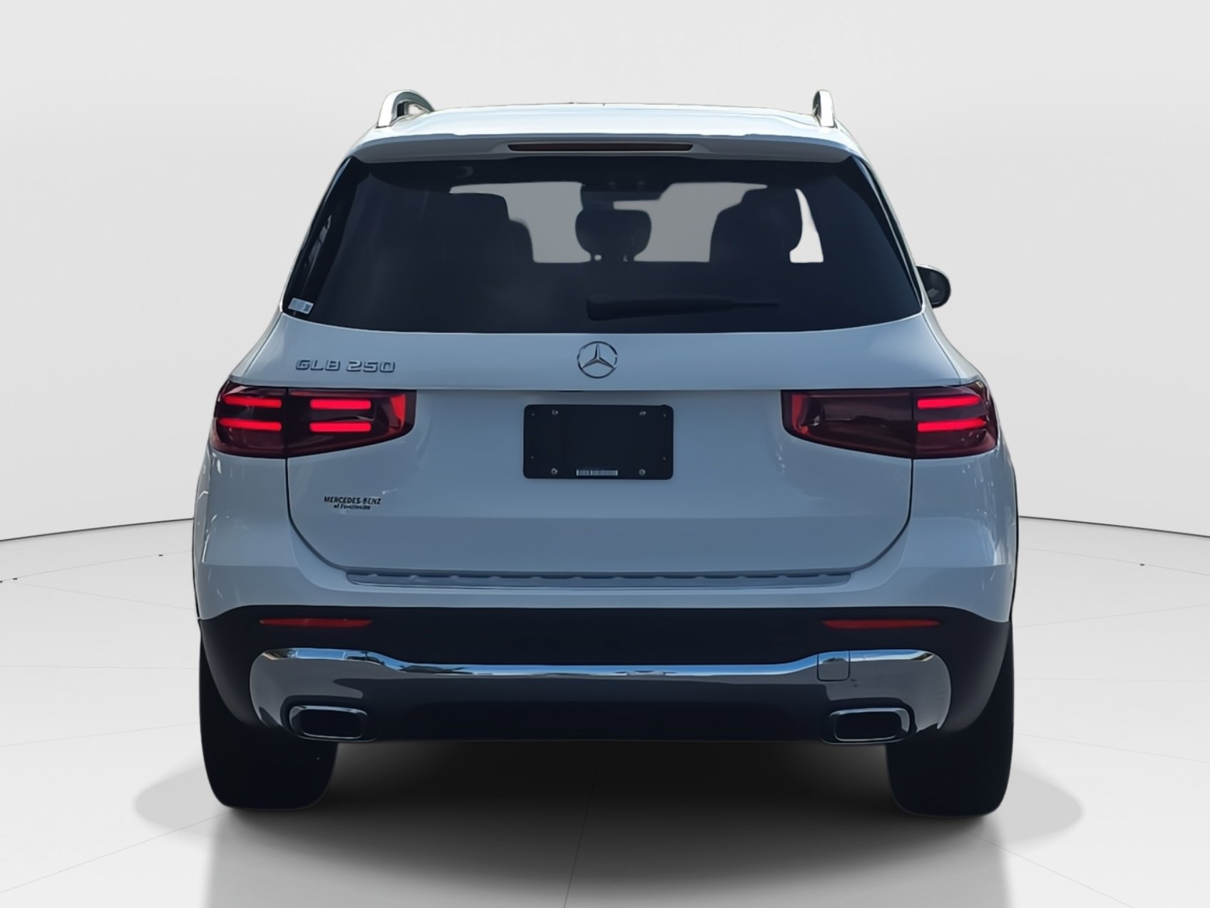 2026 Mercedes Benz GLB 250 photo 3