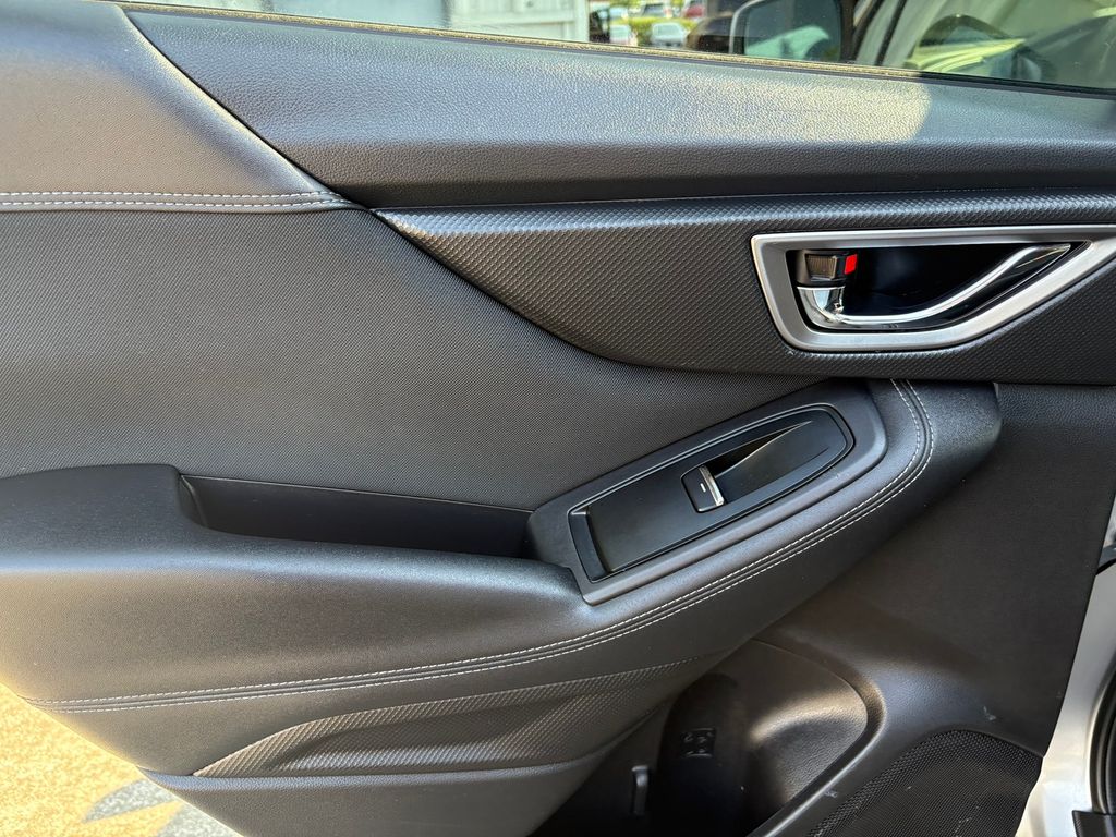 2019 Subaru Forester Premium photo 25