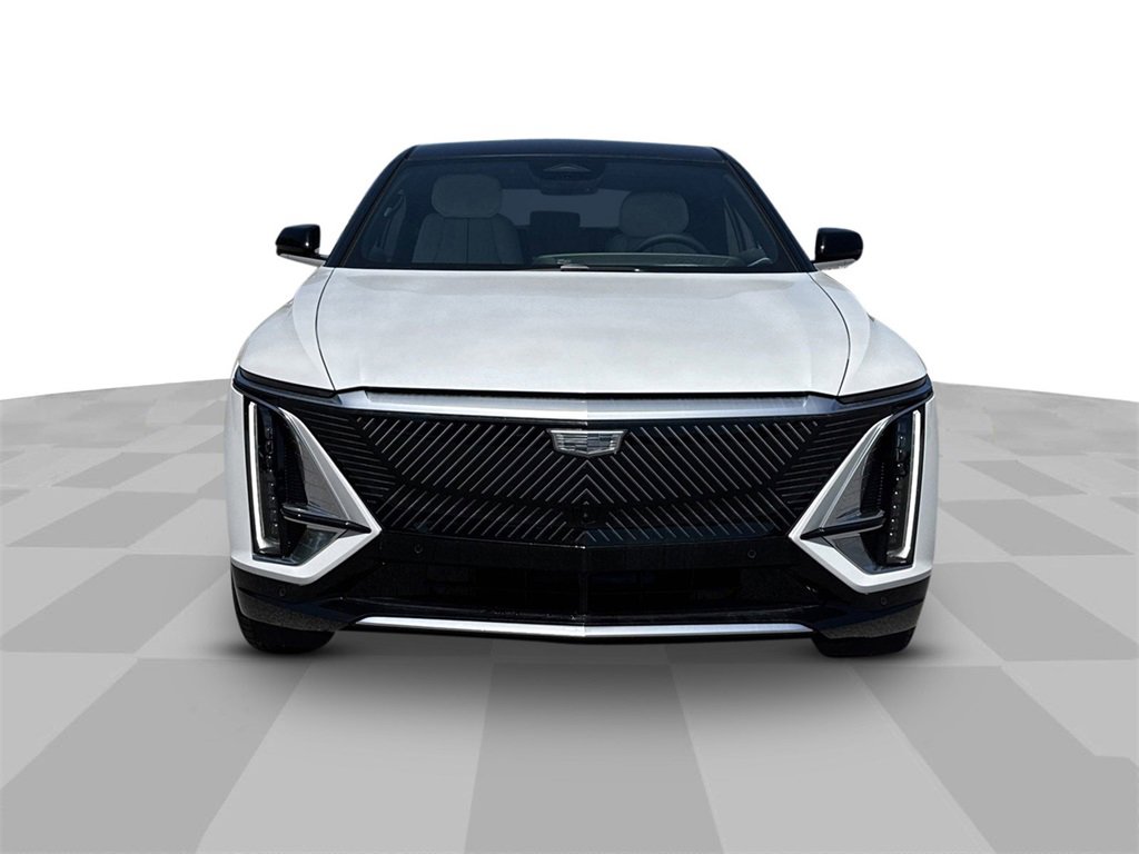 2025 Cadillac Lyriq Luxury photo 3
