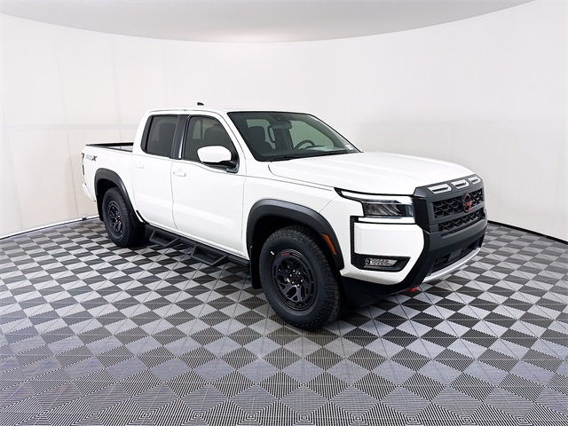 2025 Nissan Frontier PRO-X's photo