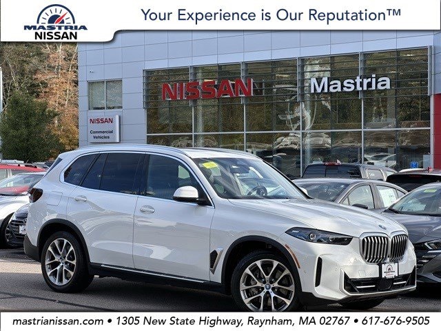 2025 BMW X5 50e's photo