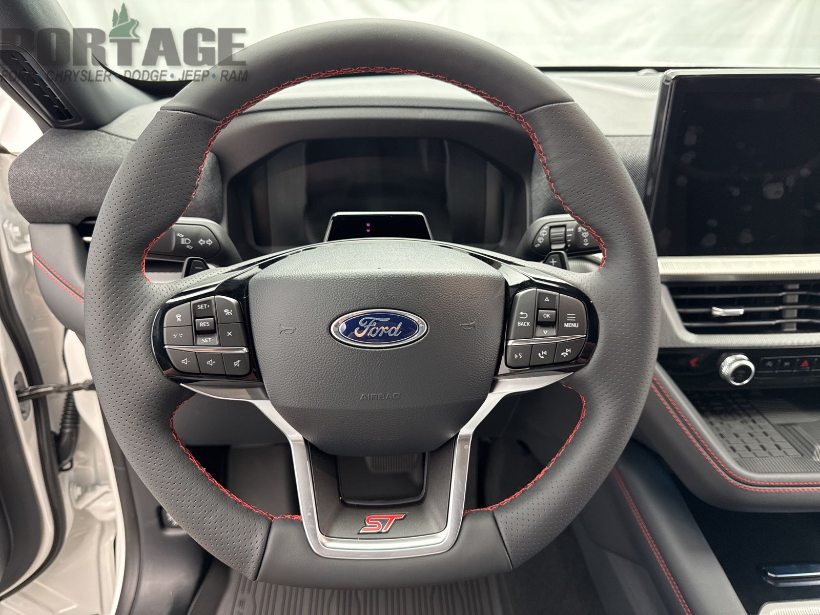 2025 Ford Explorer ST photo 16
