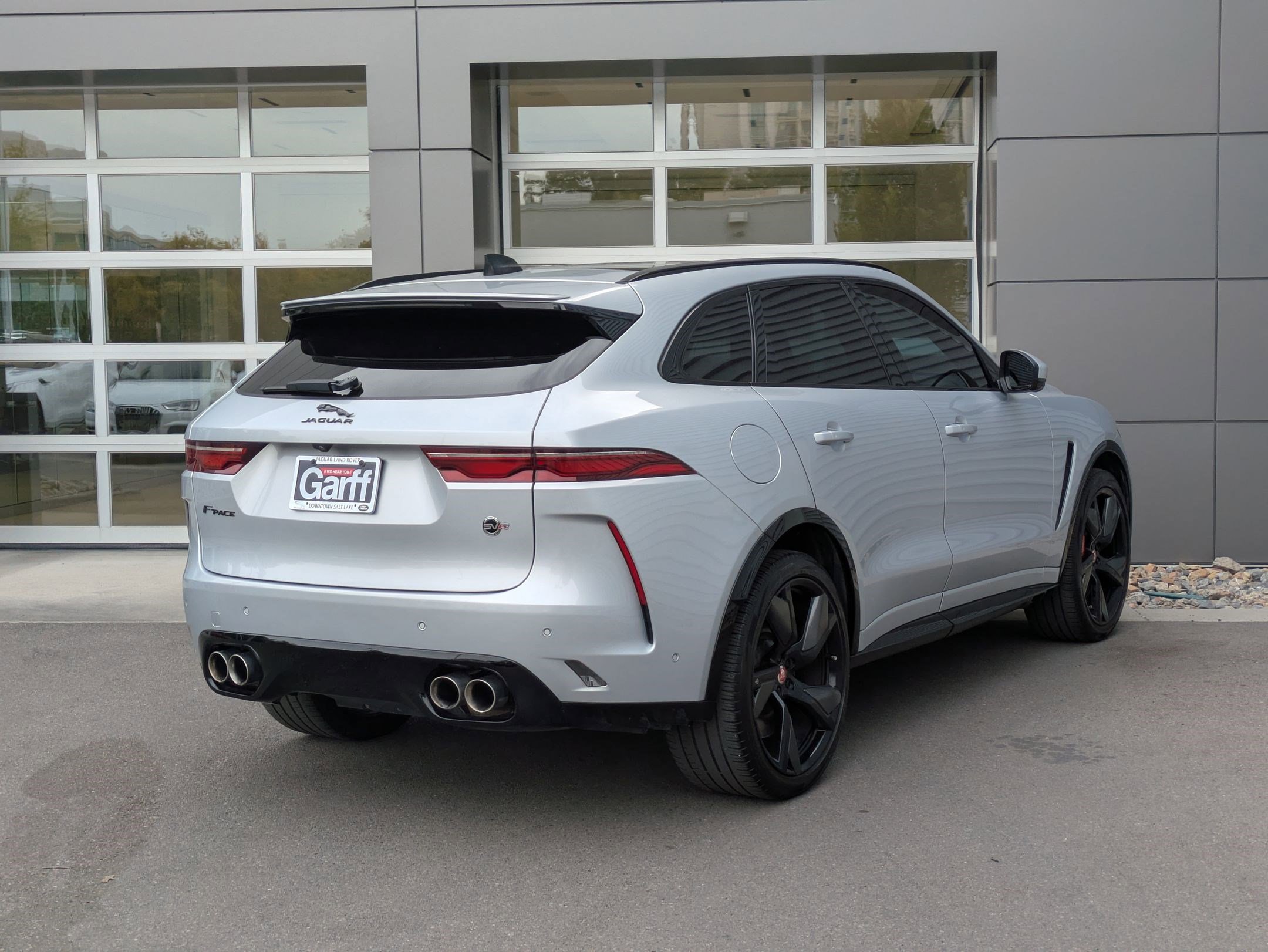 2022 Jaguar F-PACE SVR photo 5