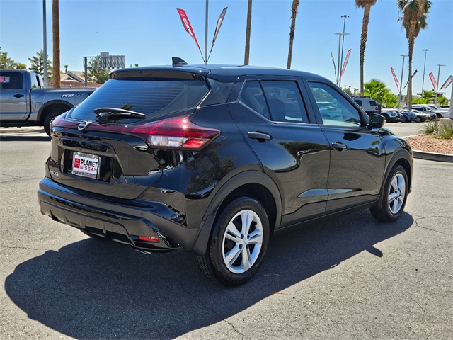 2025 Nissan Kicks Play S photo 3