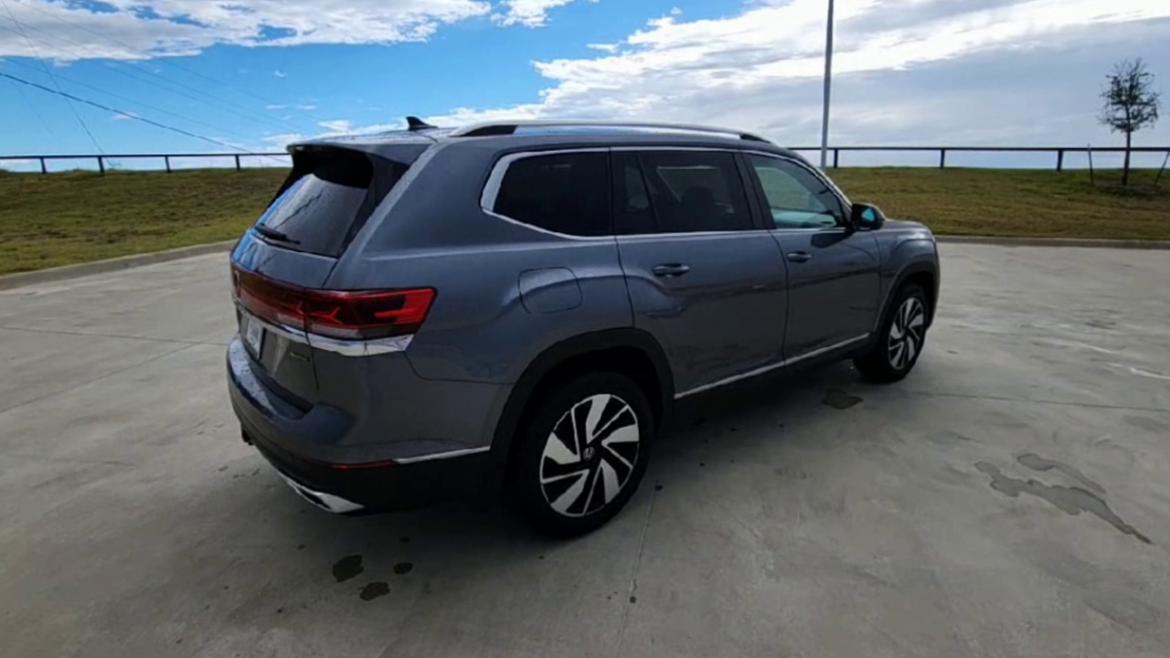 2024 Volkswagen Atlas SEL photo 36