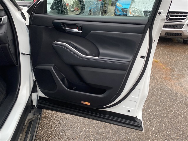 2022 Toyota Highlander XLE photo 11