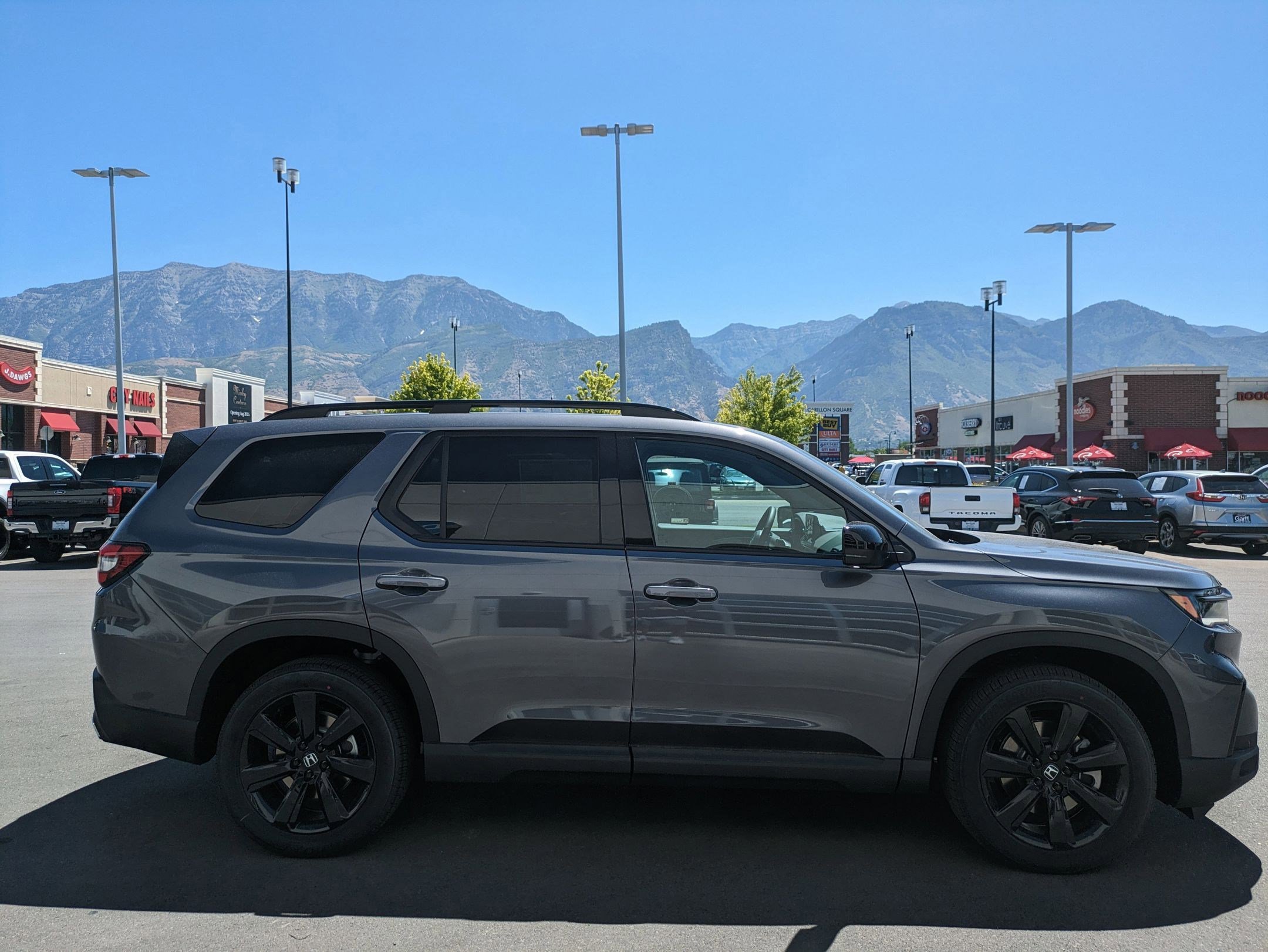 2025 Honda Pilot Black Edition photo 2