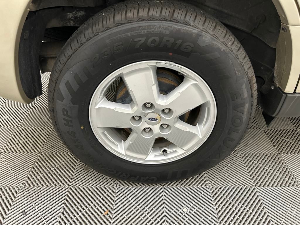 2010 Ford Escape XLS photo 12