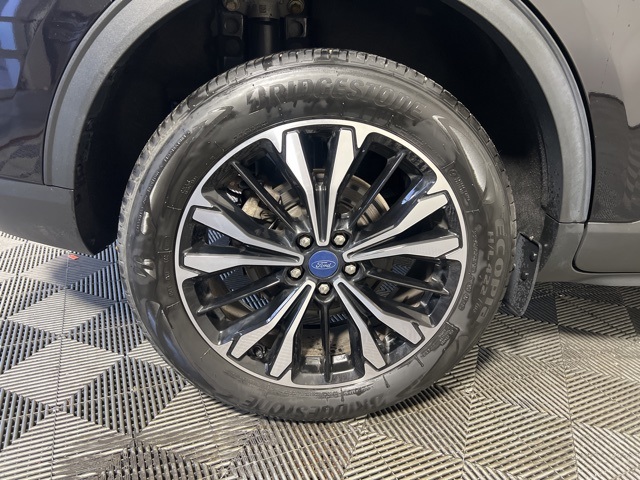 2022 Ford Escape SEL photo 5