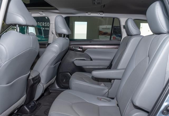 2021 Toyota Highlander Limited photo 14