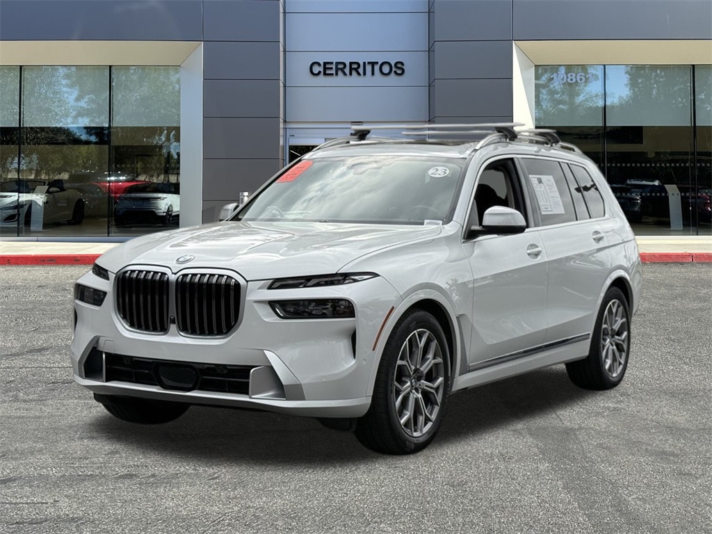 2023 BMW X7 40i's photo
