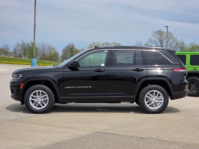 2025 Jeep Grand Cherokee Laredo X photo 4
