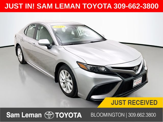 2023 Toyota Camry SE's photo