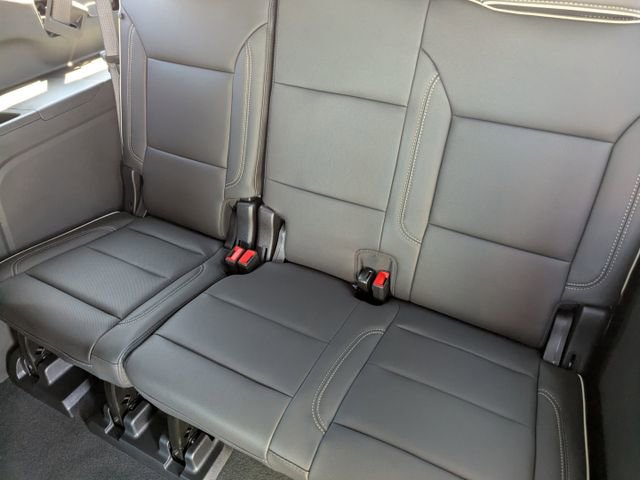 2025 Chevrolet Suburban Premier photo 20