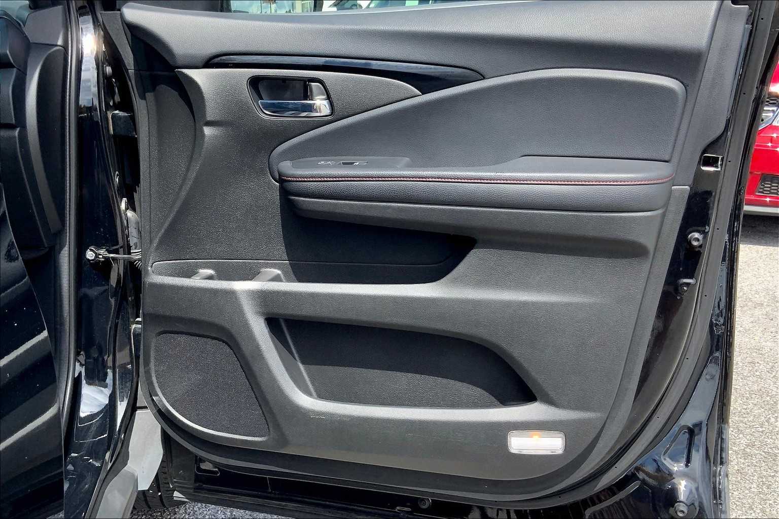 2022 Honda Pilot Black Edition photo 22