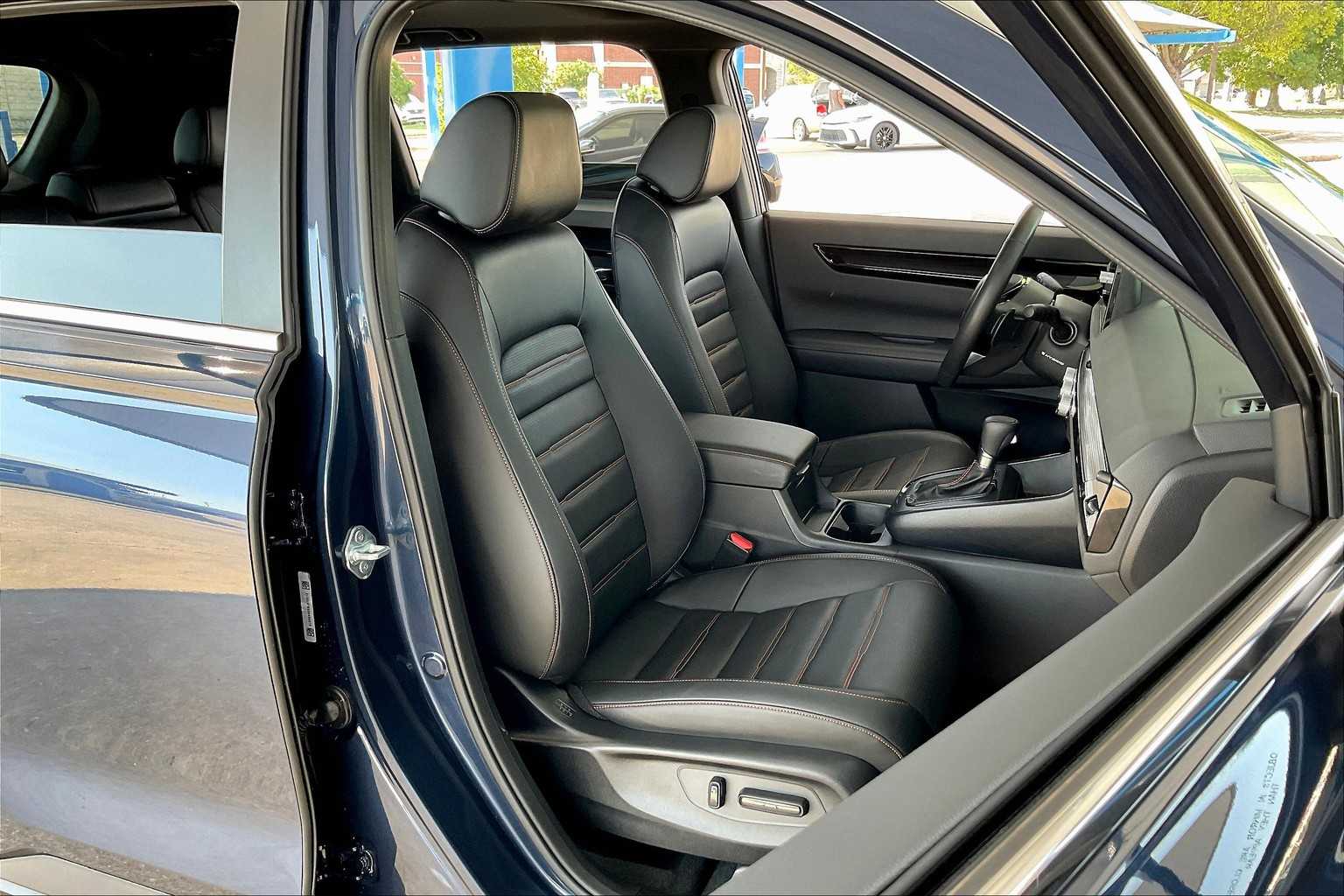 2025 Honda CR-V Hybrid Sport Touring photo 8